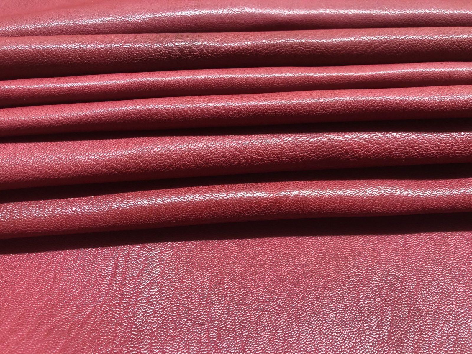 Roma Chagreen Vegetable Goat .6-.75 Mm (RED)